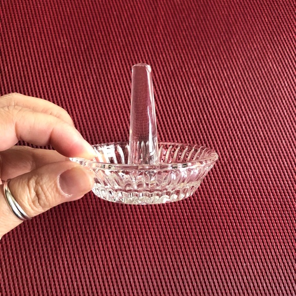 Crystal Ring Holder - Picture 2 of 6